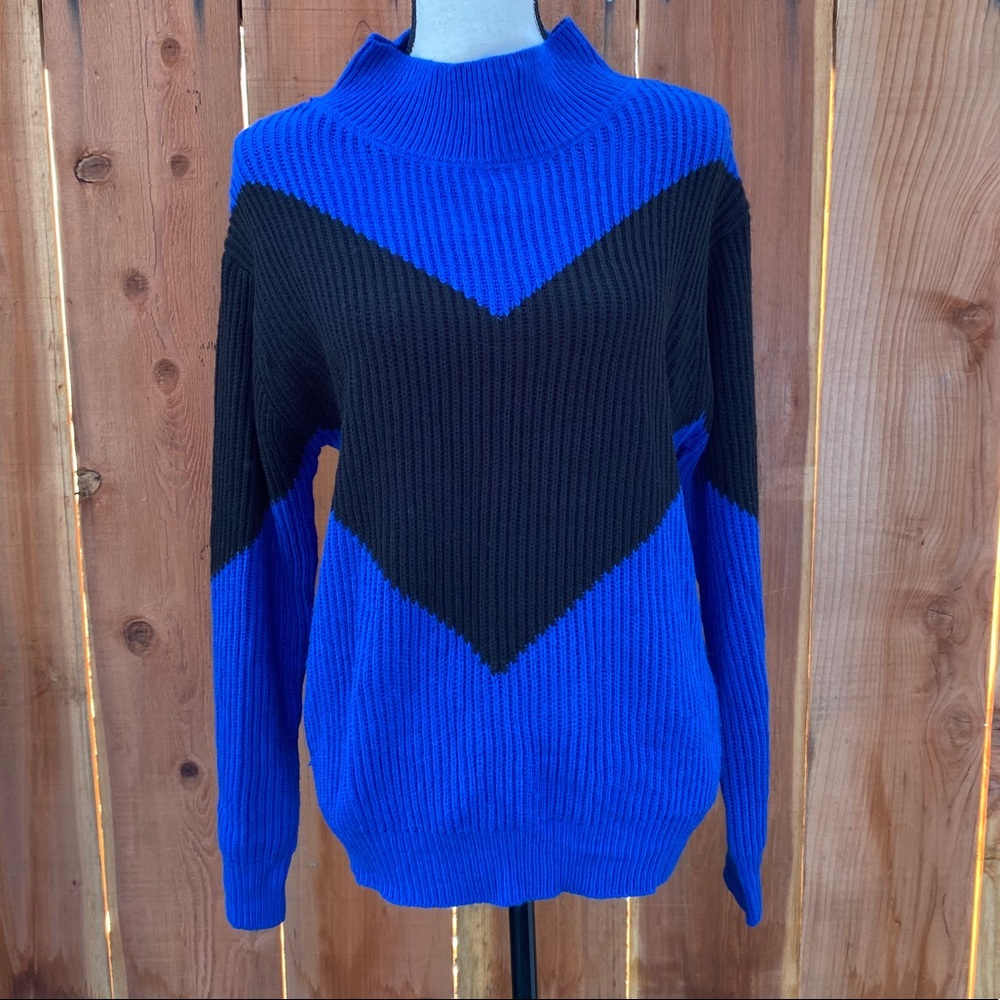 Love by design blue black colorblock pullover